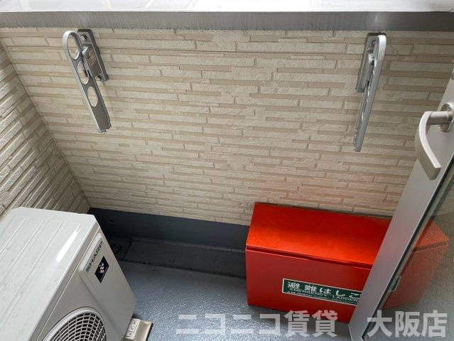 大阪市東淀川区相川２丁目のアパートのバルコニー