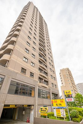 センテニアルタワーの外観