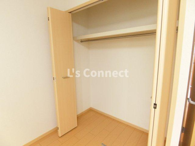【収納】 | スカイハイム | クローゼットでお荷物もすっきり収納。