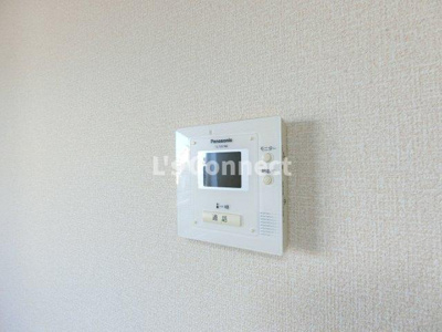 【セキュリティ】 | パセオプラシード成田Ｂ | 突然の来客時もＴＶモニターホンでしっかり確認。