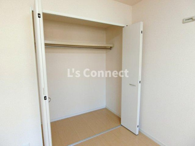 【収納】 | パセオプラシード成田Ｂ | クローゼットでお荷物もすっきり収納。