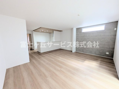 【居間・リビング】 | 浜松市中央区葵西6丁目 6期 新築一戸建て | リビングダイニングです