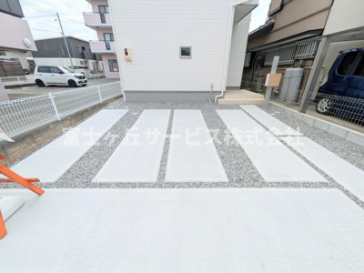 【駐車場】 | 浜松市中央区葵西6丁目 6期 新築一戸建て | ２台駐車可能です