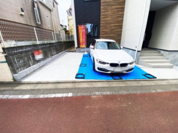 祝成約　八王子市　長房町　新築戸建て　6期の駐車場|～仲介手数料無料☆八王子ひなた不動産～八王子市長房町　新築戸建て