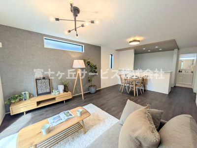 【居間・リビング】 | 浜松市中央区萩丘4丁目 3期 新築一戸建て 1号棟 | リビングです