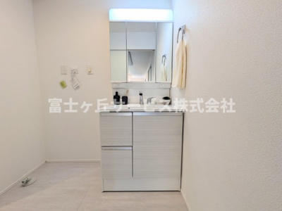 【独立洗面台】 | 浜松市中央区萩丘4丁目 3期 新築一戸建て 1号棟 | 独立洗面台です