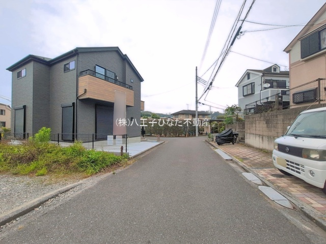 祝　成約　八王子市　上柚木　新築戸建て　２期の前面道路含む現地写真|～仲介手数料無料☆八王子ひなた不動産～八王子市上柚木　新築戸建て