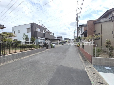 【前面道路含む現地写真】 | 浜松市中央区萩丘4丁目 3期 新築一戸建て 2号棟 | 前面道路です
