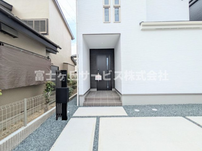 【エントランス】 | 浜松市中央区萩丘4丁目 3期 新築一戸建て 2号棟 | エントランスです