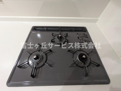 【その他】 | 浜松市中央区萩丘4丁目 3期 新築一戸建て 2号棟 | 3口コンロがあります