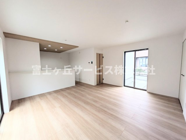 【居間・リビング】 | 磐田市池田 3期 新築一戸建て | リビングダイニングです