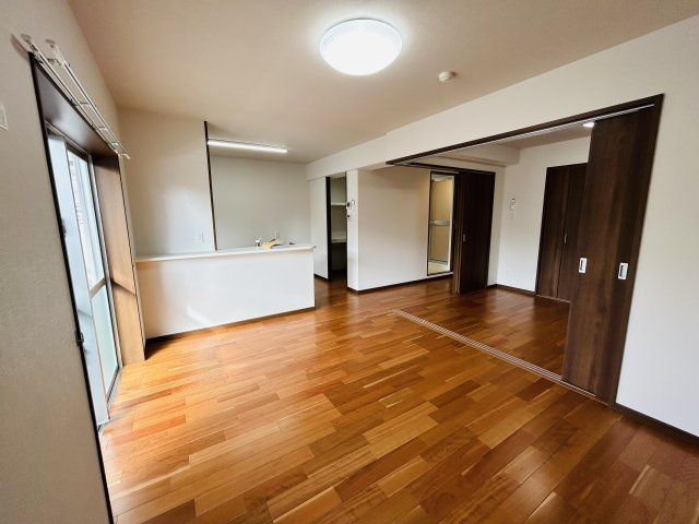 メゾンド松風の居間・リビング|※写真は全て反転となります