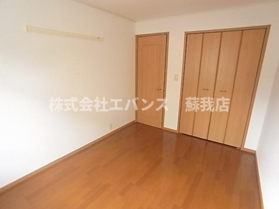 【寝室】 | リール・アンジュ | 広くて明るい寝室