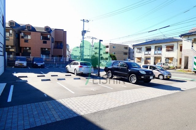 クレメンティアの駐車場