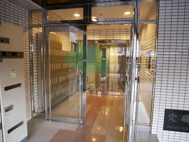 リファレンス県庁口のエントランス