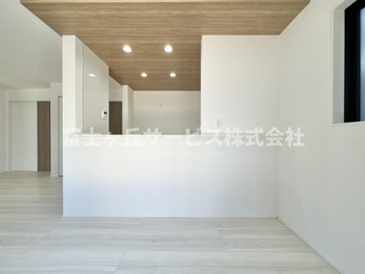 【キッチン】 | 島田市金谷泉町 新築一戸建て 1号棟 | キッチン正面です