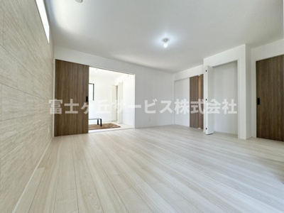【居間・リビング】 | 島田市金谷泉町 新築一戸建て 1号棟 | リビングです