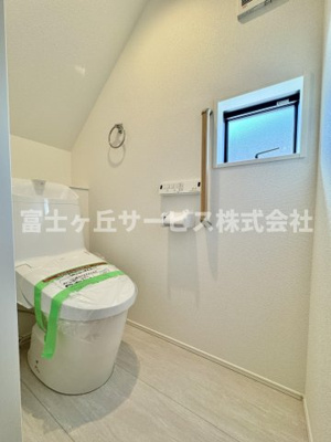【トイレ】 | 島田市金谷泉町 新築一戸建て 1号棟 | 1Fトイレです
2Fにも同タイプのトイレがあります