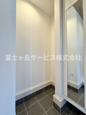 【収納】 | 島田市金谷泉町 新築一戸建て 1号棟 | 玄関にある土間収納スペースです