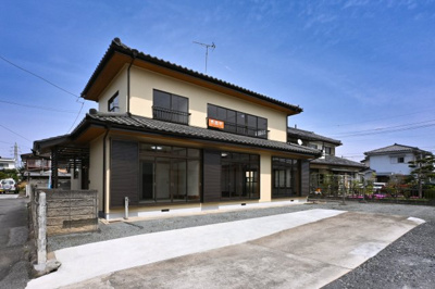 【外観】 | 太田市由良町　中古住宅 | 内外装リフォーム済みのきれいな物件です！
ぜひ一度ご見学ください！