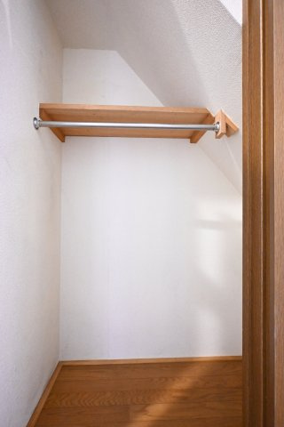 【収納】 | 太田市由良町　中古住宅 | 便利な階段下収納