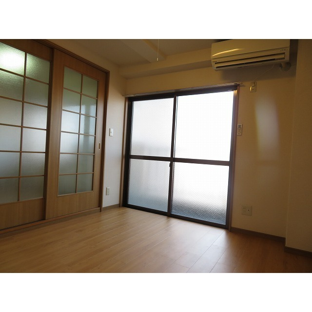 ハイツヤスハラの居間・リビング|洋室