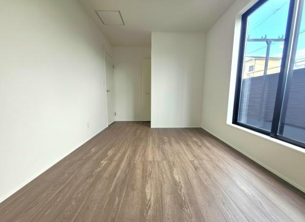 横浜市青葉区藤が丘２丁目の新築一戸建の洋室|落ち着きのある洋室です！
休日はこちらでおくつろぎ下さい♪
