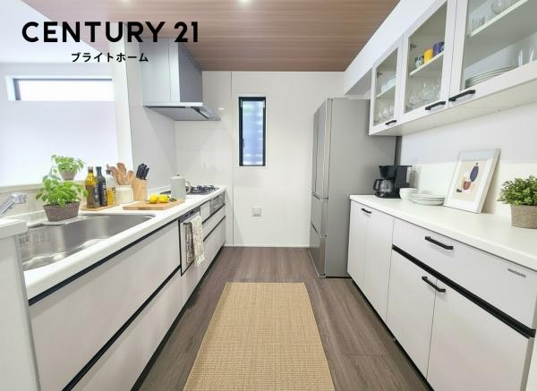 横浜市青葉区藤が丘２丁目の新築一戸建のキッチン|広々としたキッチンは、
落ち着いて料理が出来ます！
※家具はCGでの参考レイアウトです。