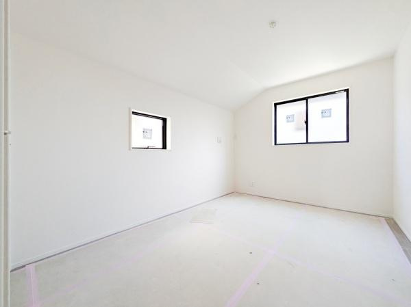 横浜市磯子区洋光台３丁目の新築一戸建の洋室|落ち着きのある洋室です！
休日はこちらでおくつろぎ下さい♪