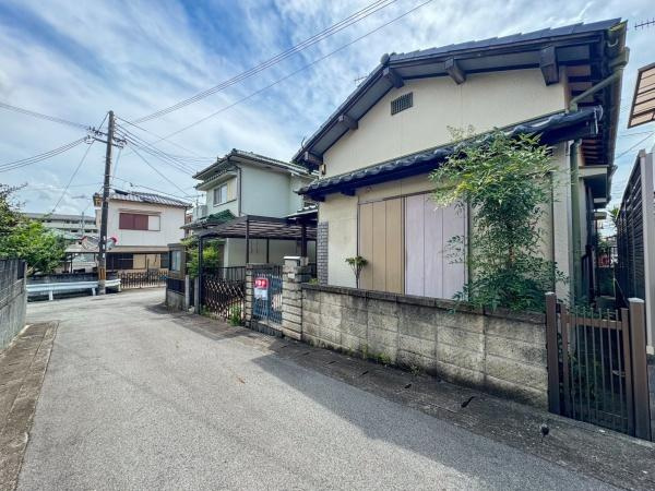 岩出市相谷　中古戸建の前面道路含む現地写真