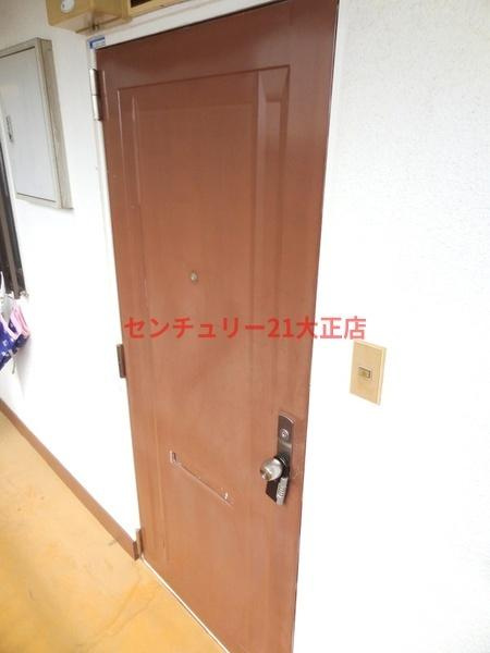 シティエステート小林の玄関