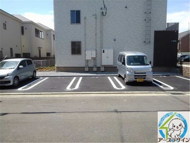 ラ・ルーノ1番館の駐車場