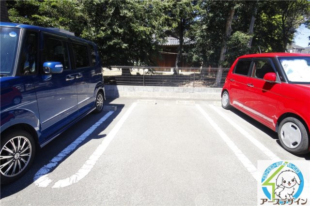 ミュートスの駐車場