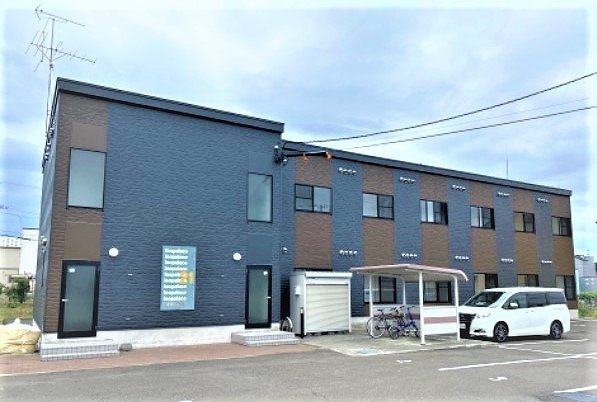 レオパレスクローバーの外観|2024年7月9日外壁塗装工事完了