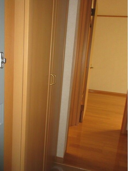 クオーレB棟の玄関