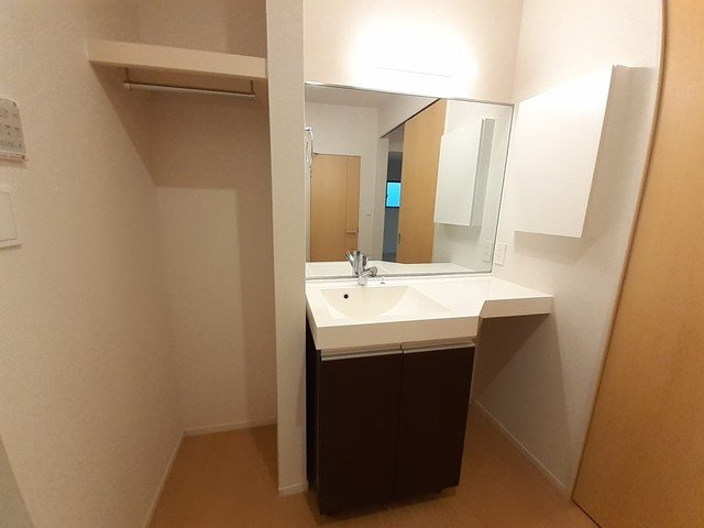カルマーレⅡの洗面所|忙しい朝には欠かせない洗面所です