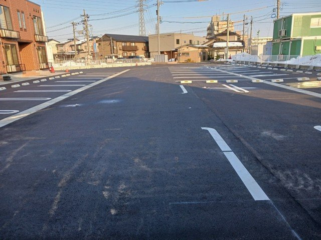 クレメント高岡Ｂの駐車場|車をお持ちの方に嬉しい駐車場付きの物件です
