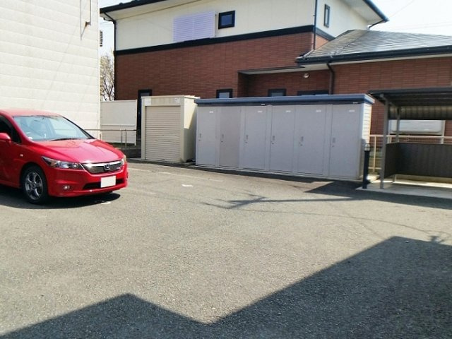 セジュール サンパティーの駐車場