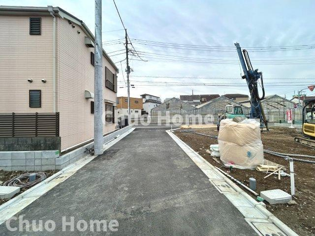江戸川区鹿骨1丁目新築分譲住宅の前面道路含む現地写真|全面道路