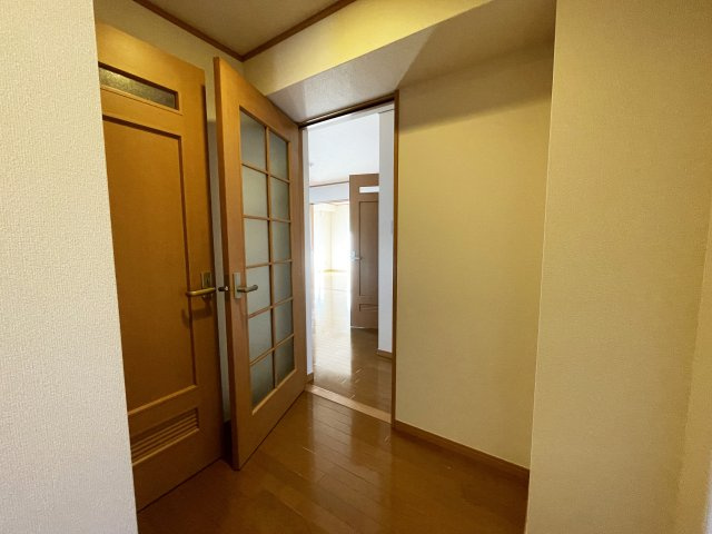 ロイヤル新本町の玄関