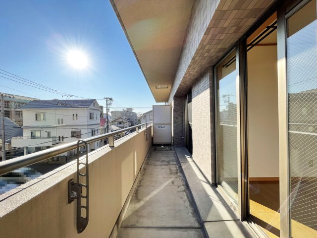 ロイヤル新本町のバルコニー