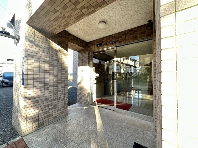 ロイヤル新本町のエントランス