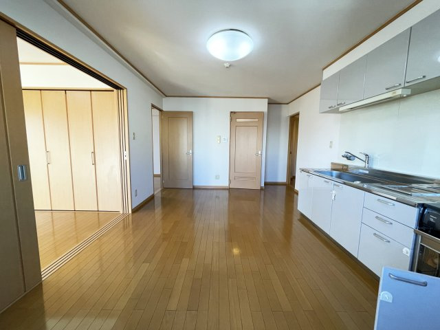 ロイヤル新本町の居間・リビング