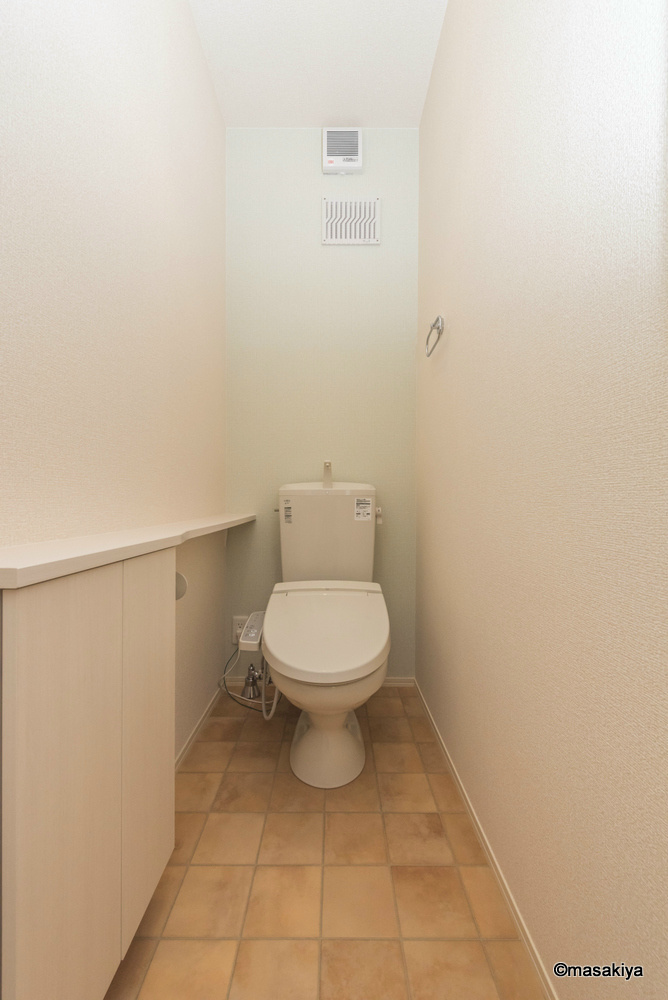 カーサ上松のトイレ|トイレ　ウォシュレット付き。