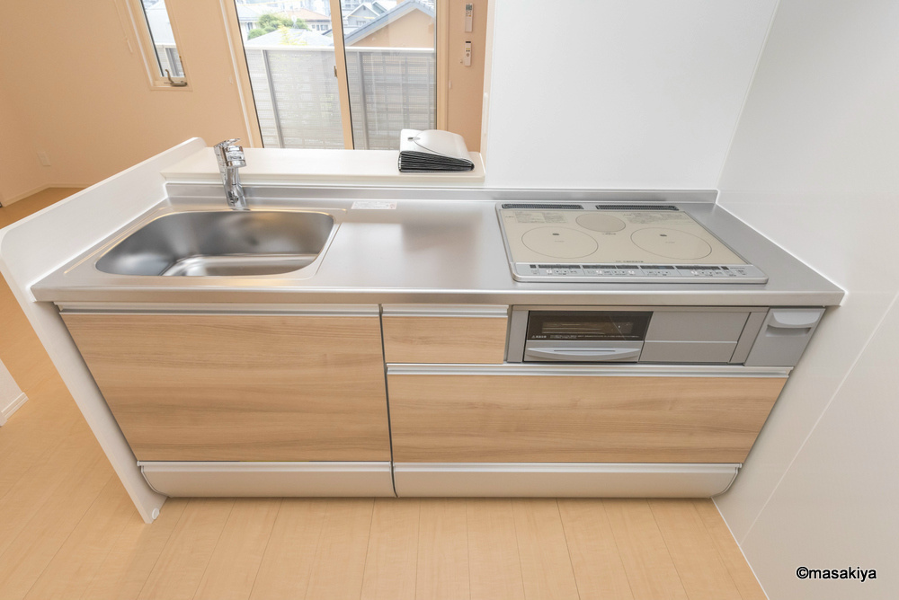 カーサ上松のキッチン|カウンターキッチン　IHクッキングヒーター付