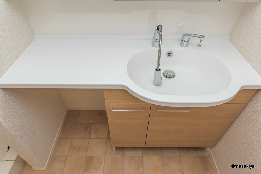 カーサ上松の洗面所|洗面・脱衣　シャンプードレッサー付き。