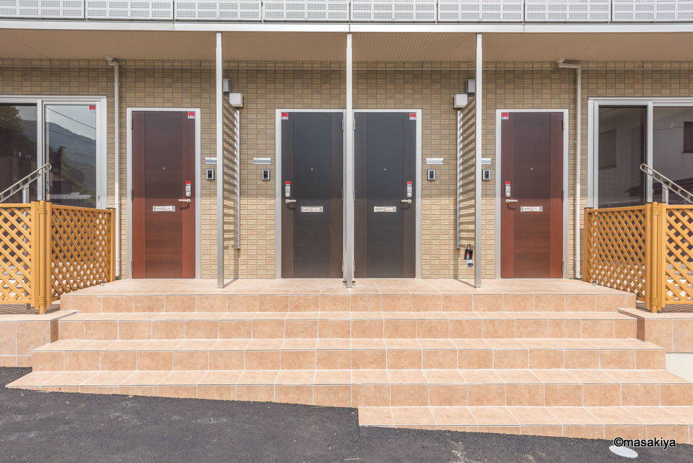 カーサ上松のエントランス|玄関