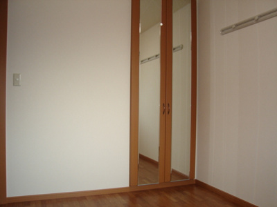 【内装】 | ルナフィット | 洋室(姿鏡)