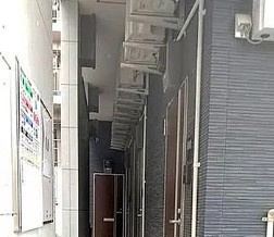 ローズガーデン北千住の玄関