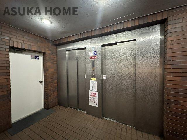 モンテベルデ横浜のその他共用部分|朝の忙しい時間に特に嬉しいエレベーターを2基完備♪